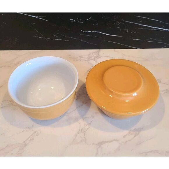 Emile Henry Butter Bell Ceramic Yellow 16-10 Made in France Good Condition Flaw - Picture 4 of 8